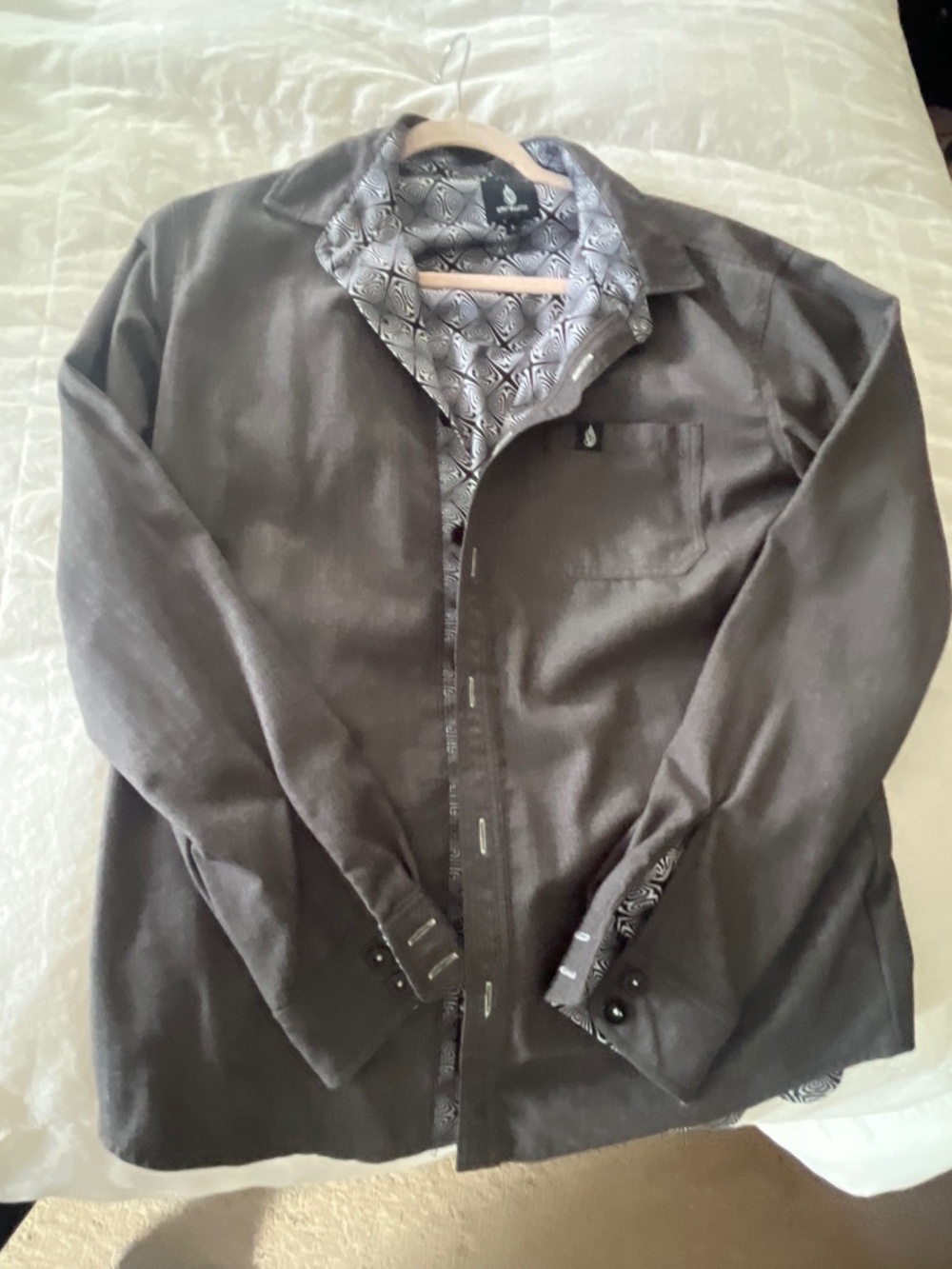 Threyda Centrifuge Satin Lined Button Down Shirt   Gray Black Large